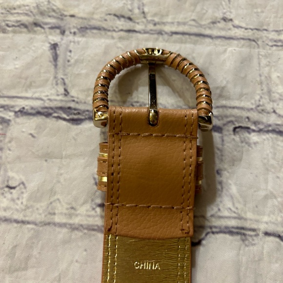 NINE WEST GENUINE LEATHER WOMENS TAN ROSE GOLD BELT SIZE MEDUIM - Picture 3 of 8